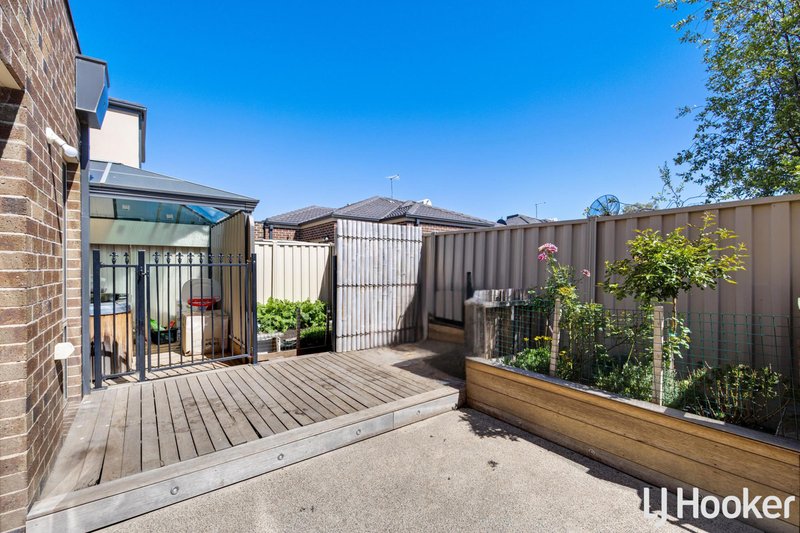 Photo - 3/12 Fishburn Grove, Harkness VIC 3337 - Image 9