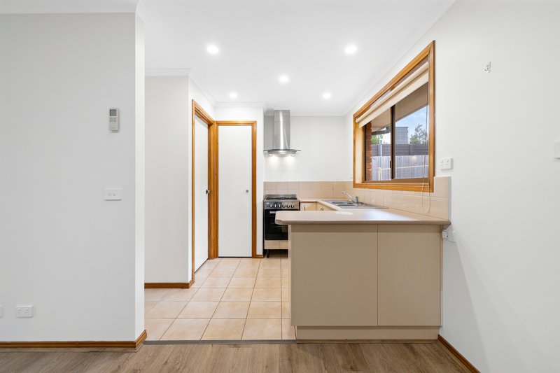 Photo - 3/12 Knott Court, Langwarrin VIC 3910 - Image 3