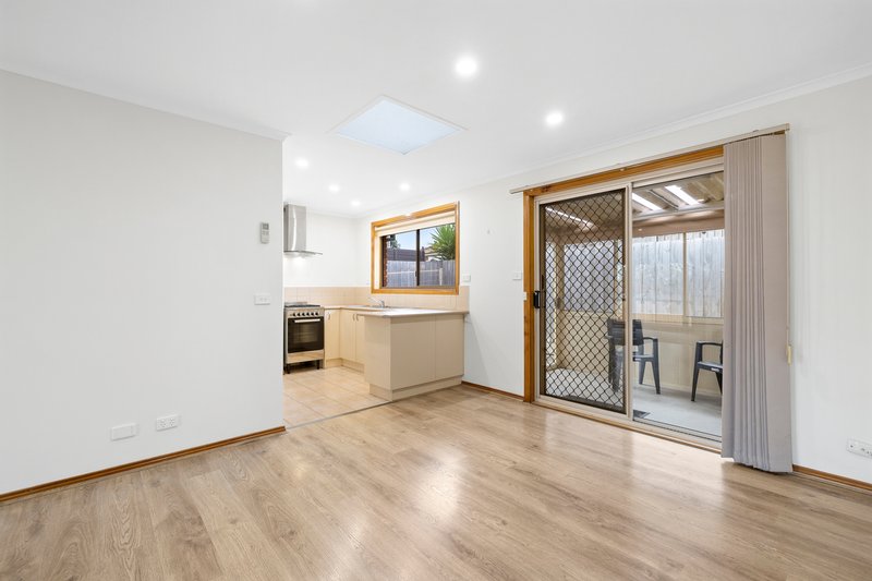 Photo - 3/12 Knott Court, Langwarrin VIC 3910 - Image 4