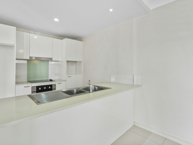 Photo - 3/12 Lake Street, Yeronga QLD 4104 - Image 3