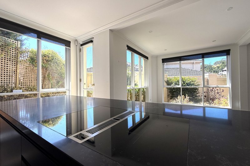 Photo - 3/12 Lambert Road, Toorak VIC 3142 - Image 4