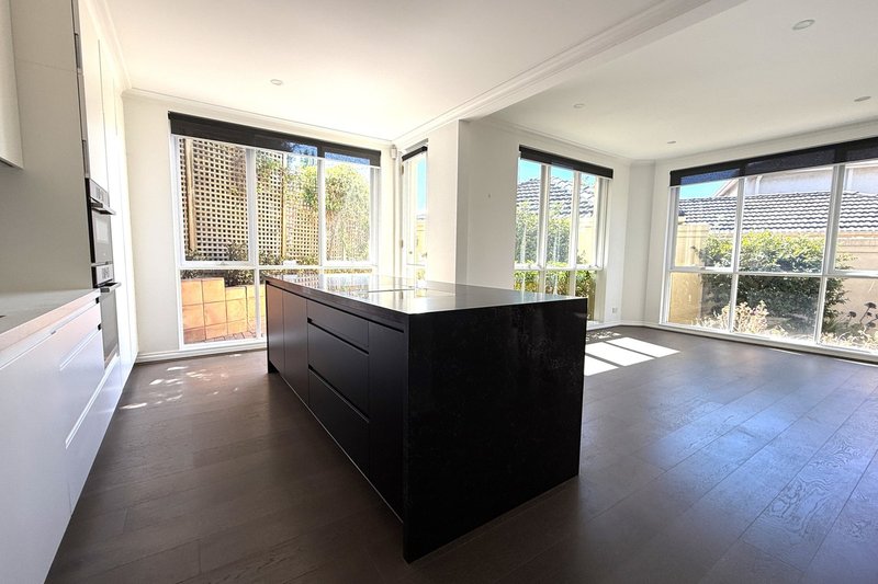 Photo - 3/12 Lambert Road, Toorak VIC 3142 - Image 5