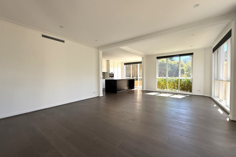 Photo - 3/12 Lambert Road, Toorak VIC 3142 - Image 7