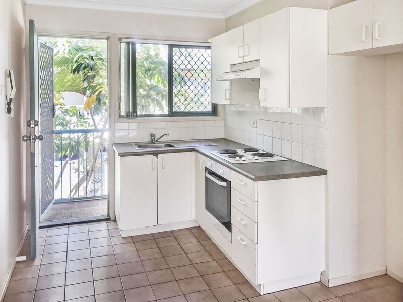 Photo - 3/12 Mary Avenue, Broadbeach QLD 4218 - Image 3