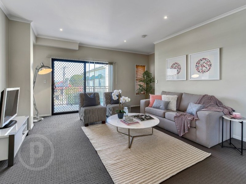 Photo - 3/12 Somervell Street, Annerley QLD 4103 - Image 2