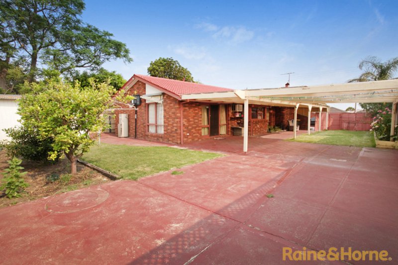 Photo - 312 Taylors Road, Delahey VIC 3037 - Image 11