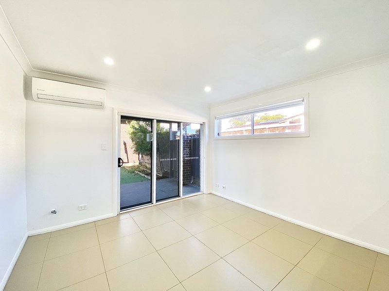 Photo - 3/120-122 Cumberland Road, Ingleburn NSW 2565 - Image 5