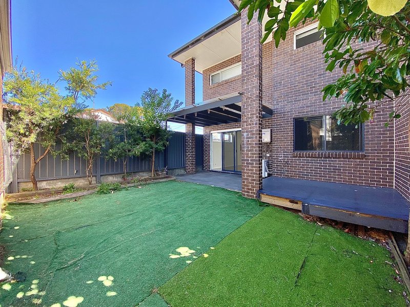 Photo - 3/120-122 Cumberland Road, Ingleburn NSW 2565 - Image 17