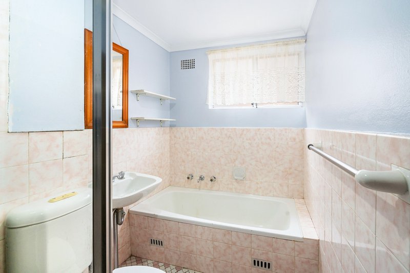 Photo - 3/120-124 Cabramatta Road, Cabramatta NSW 2166 - Image 6