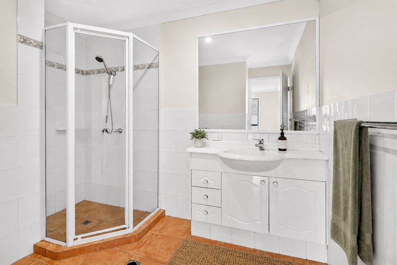 Photo - 3/120 Pohlman Street, Southport QLD 4215 - Image 7
