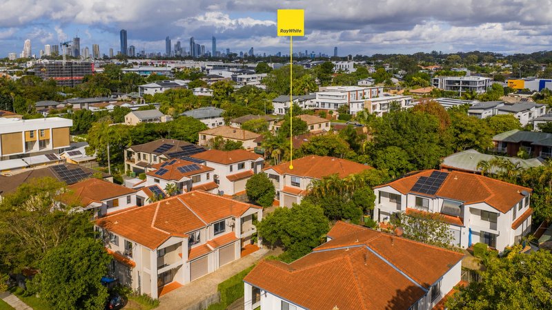 Photo - 3/120 Pohlman Street, Southport QLD 4215 - Image 14