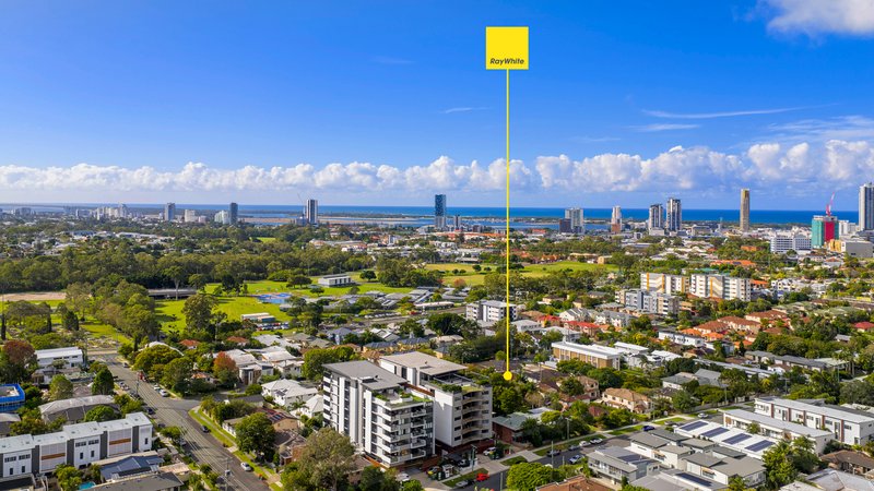 Photo - 3/120 Pohlman Street, Southport QLD 4215 - Image 18