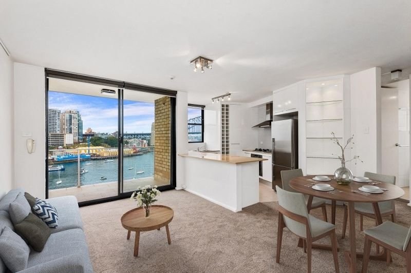 Photo - 31/21 East Crescent Street, Mcmahons Point NSW 2060 - Image 2