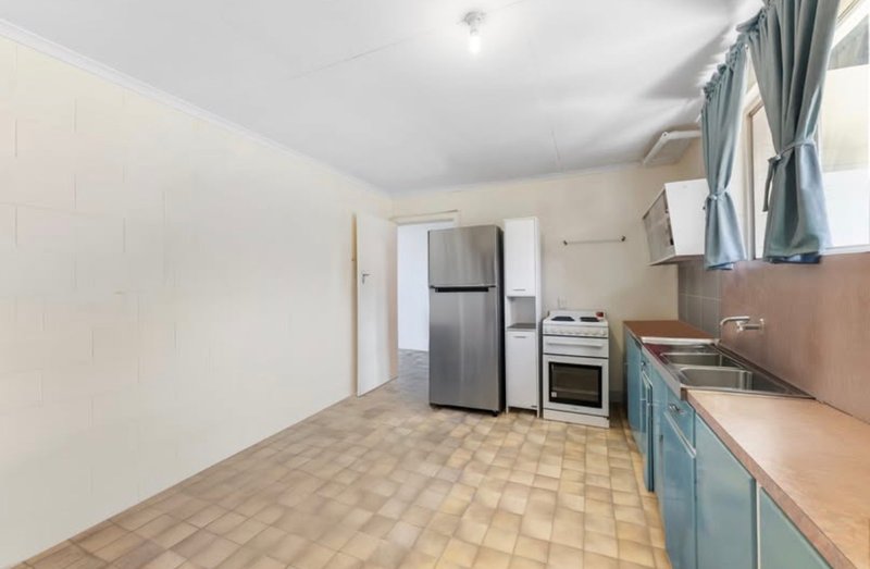Photo - 3/122 King Street, Woody Point QLD 4019 - Image 3