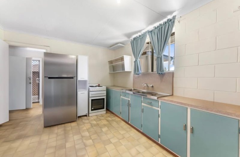 Photo - 3/122 King Street, Woody Point QLD 4019 - Image 4