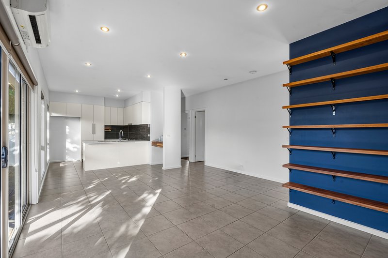 Photo - 3/124 Daley Street, Glenroy VIC 3046 - Image 2