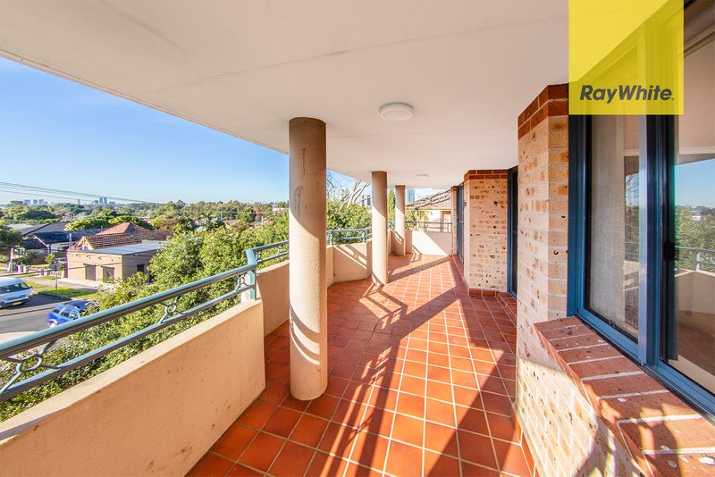 Photo - 3/124 Good Street, Harris Park NSW 2150 - Image 2