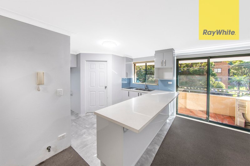 Photo - 3/124 Good Street, Harris Park NSW 2150 - Image 4
