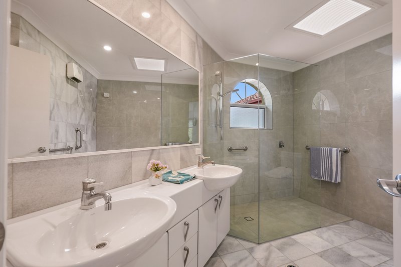 Photo - 31/24 Ron Penhaligon Way, Robina QLD 4226 - Image 11