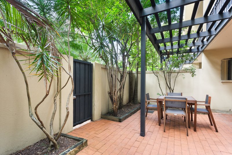 Photo - 31/240 Lawrence Street, Alexandria NSW 2015 - Image 5