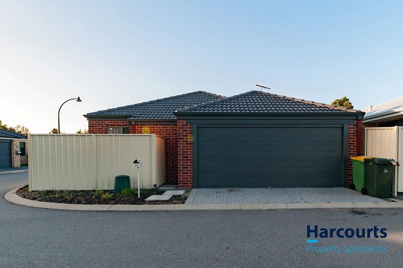 Photo - 31/26 Charnley Bend, Success WA 6164 - Image 1