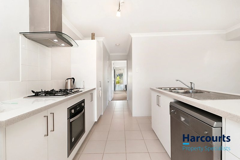 Photo - 31/26 Charnley Bend, Success WA 6164 - Image 2