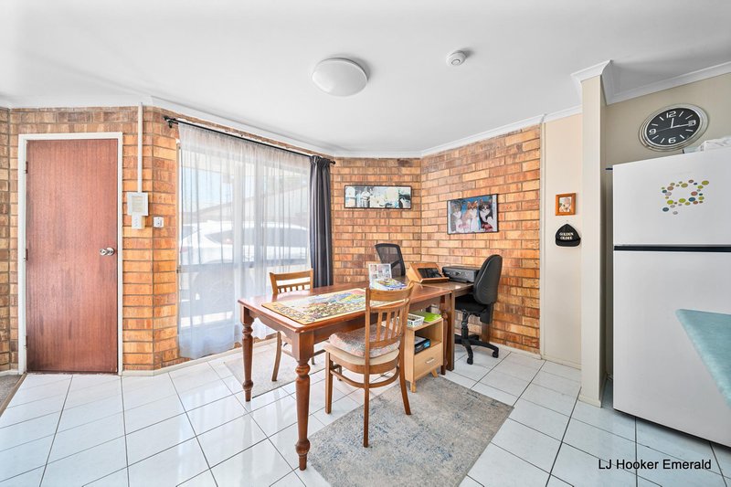 Photo - 3/126 Opal Street, Emerald QLD 4720 - Image 6