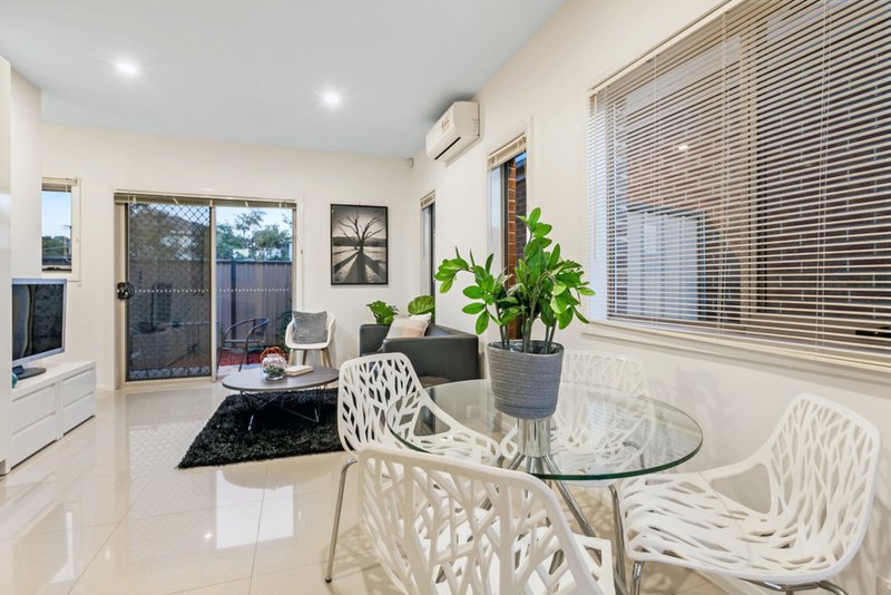 Photo - 3/126 St Vigeons Road, Reservoir VIC 3073 - Image 3