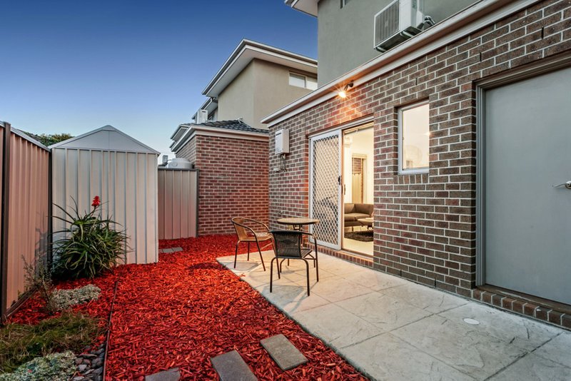 Photo - 3/126 St Vigeons Road, Reservoir VIC 3073 - Image 9