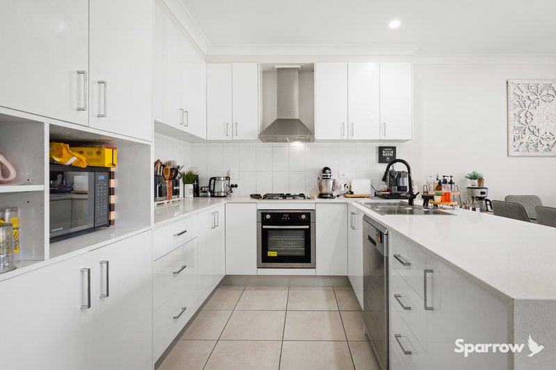 Photo - 3/128 Chesterfield Crescent, Kuraby QLD 4112 - Image 2