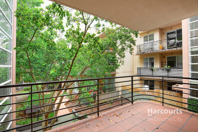 Photo - 31/28 Jeffcott Street, West Melbourne VIC 3003 - Image 2