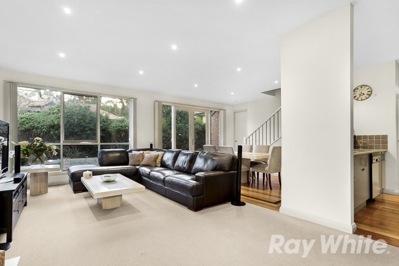 Photo - 3/13 Campbell Street, Glen Waverley VIC 3150 - Image 2