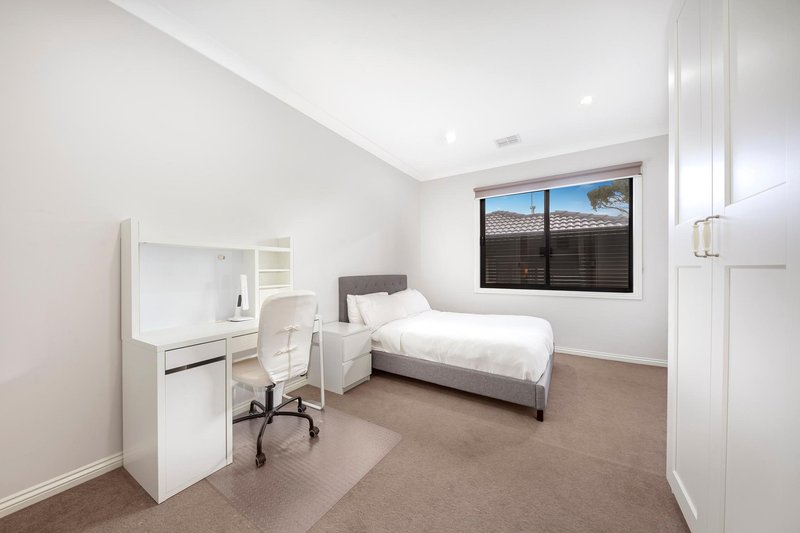 Photo - 3/13 Edwards Street, Burwood VIC 3125 - Image 6