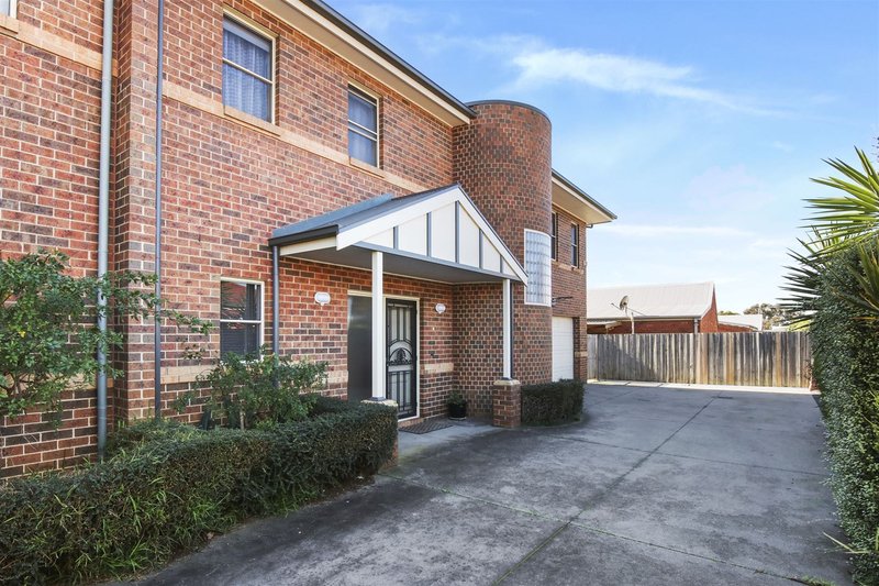 Photo - 3/13 Griffen Street, Hamlyn Heights VIC 3215 - Image 2