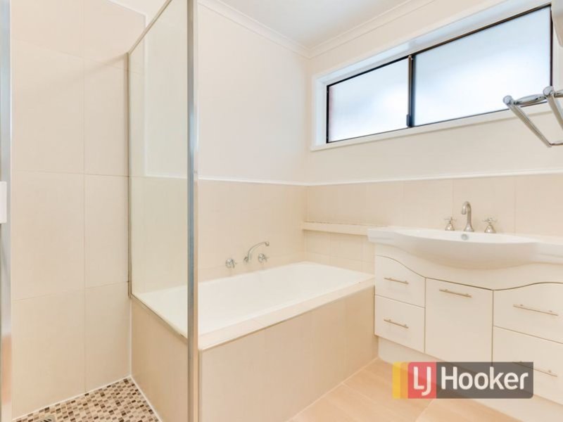 Photo - 3/13 Lecky Street, Cranbourne East VIC 3977 - Image 7