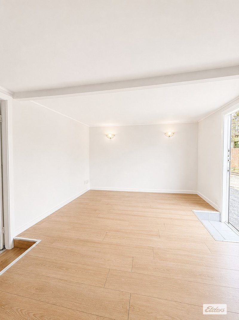 Photo - 3/13 Staff Street, Wollongong NSW 2500 - Image 3