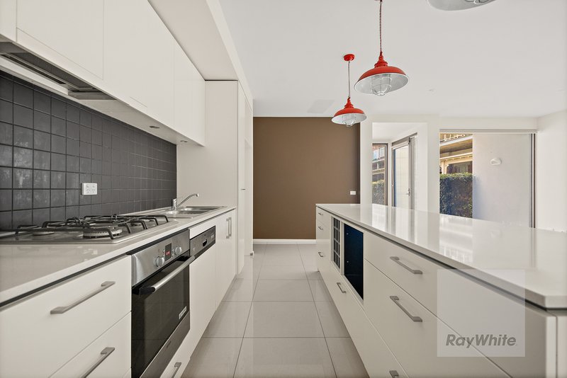 Photo - 3/134 Ernest Jones Drive, Macleod VIC 3085 - Image 3