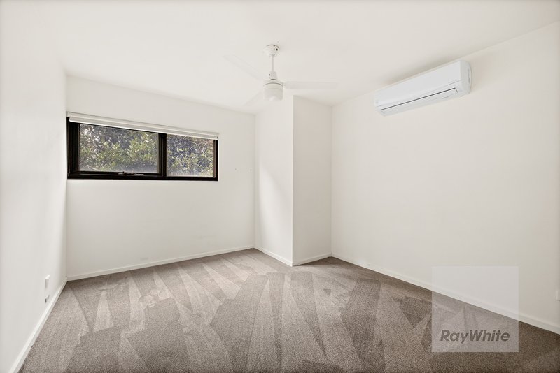 Photo - 3/134 Ernest Jones Drive, Macleod VIC 3085 - Image 7