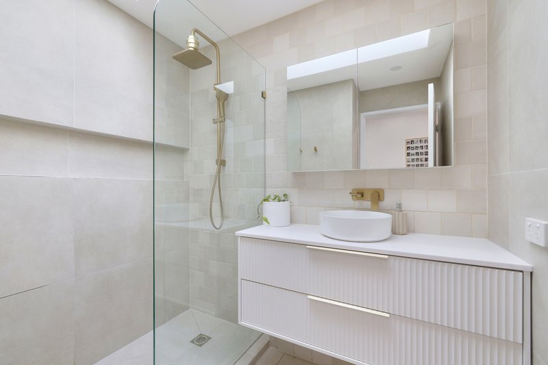 Photo - 3/139 Sunshine Boulevard, Mermaid Waters QLD 4218 - Image 11