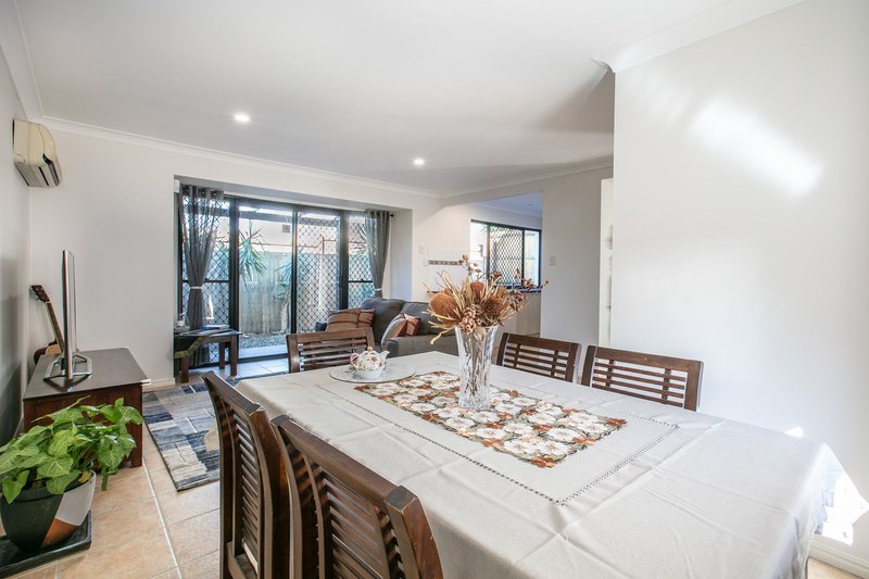 Photo - 3/14 Cardross Street, Yeerongpilly QLD 4105 - Image 3