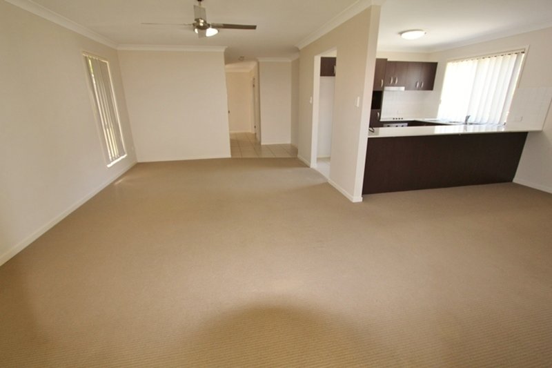 Photo - 3/14 Geoff Wolter Drive West , Molendinar QLD 4214 - Image 2