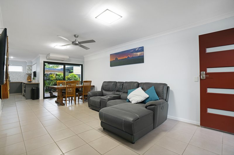 Photo - 3/14 Hall Avenue, Bongaree QLD 4507 - Image 2