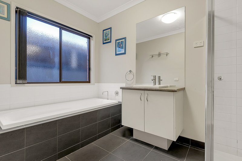 Photo - 314 Waterview Boulevard, Craigieburn VIC 3064 - Image 14