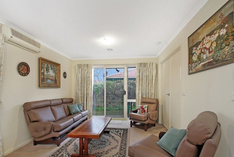 Photo - 3/1401 High Street Road, Wantirna South VIC 3152 - Image 2