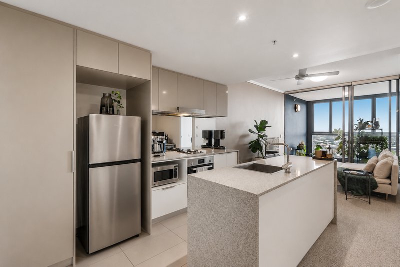 Photo - 31405/2 Harbour Road, Hamilton QLD 4007 - Image 2