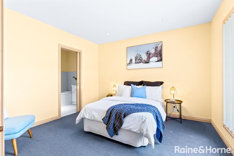 Photo - 31/41-45 Gretel Grove, Melton VIC 3337 - Image 6