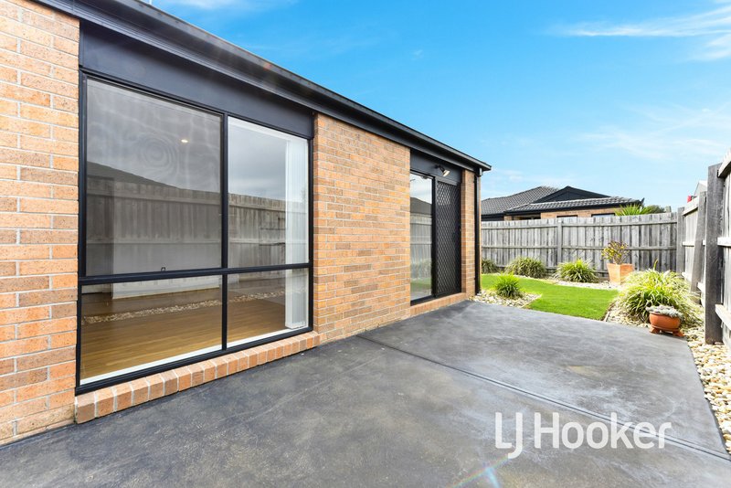 Photo - 3/142 Toomuc Valley Road, Pakenham VIC 3810 - Image 11