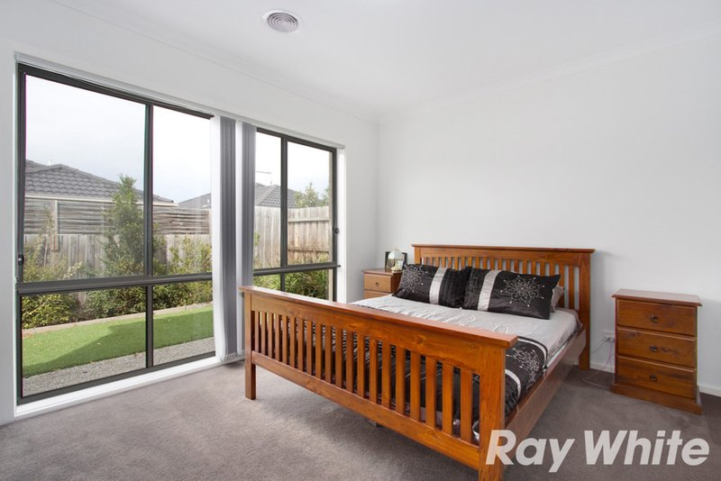 Photo - 3/143 Ahern Road, Pakenham VIC 3810 - Image 6