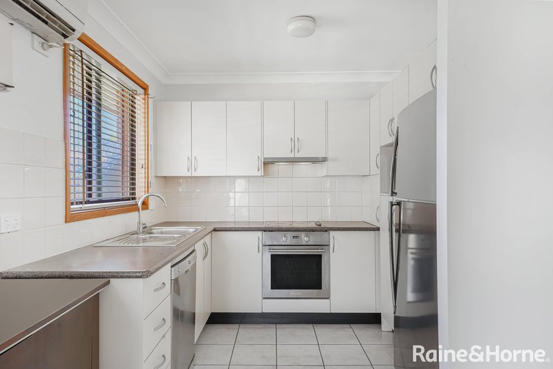 Photo - 3/15-17 Victoria Road, Macquarie Fields NSW 2564 - Image 4