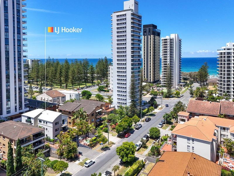 Photo - 3/15 Britannia Avenue, Broadbeach QLD 4218 - Image 4
